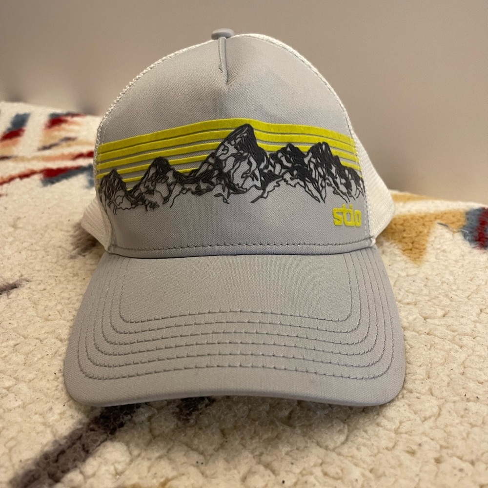 Stio hat